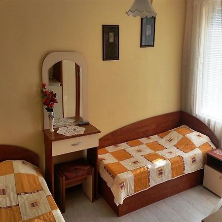 Guest House Konomaevi سوزوبول المظهر الخارجي الصورة